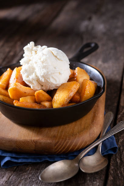 Stewed apples with cloves, a warm Ayurvedic recipe for digestion